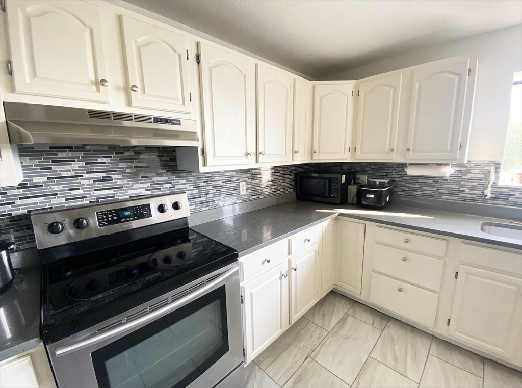 2 bed, 2 bath apartment for rent at 12 9th St Unit 401, Medford — photo 8 of 15