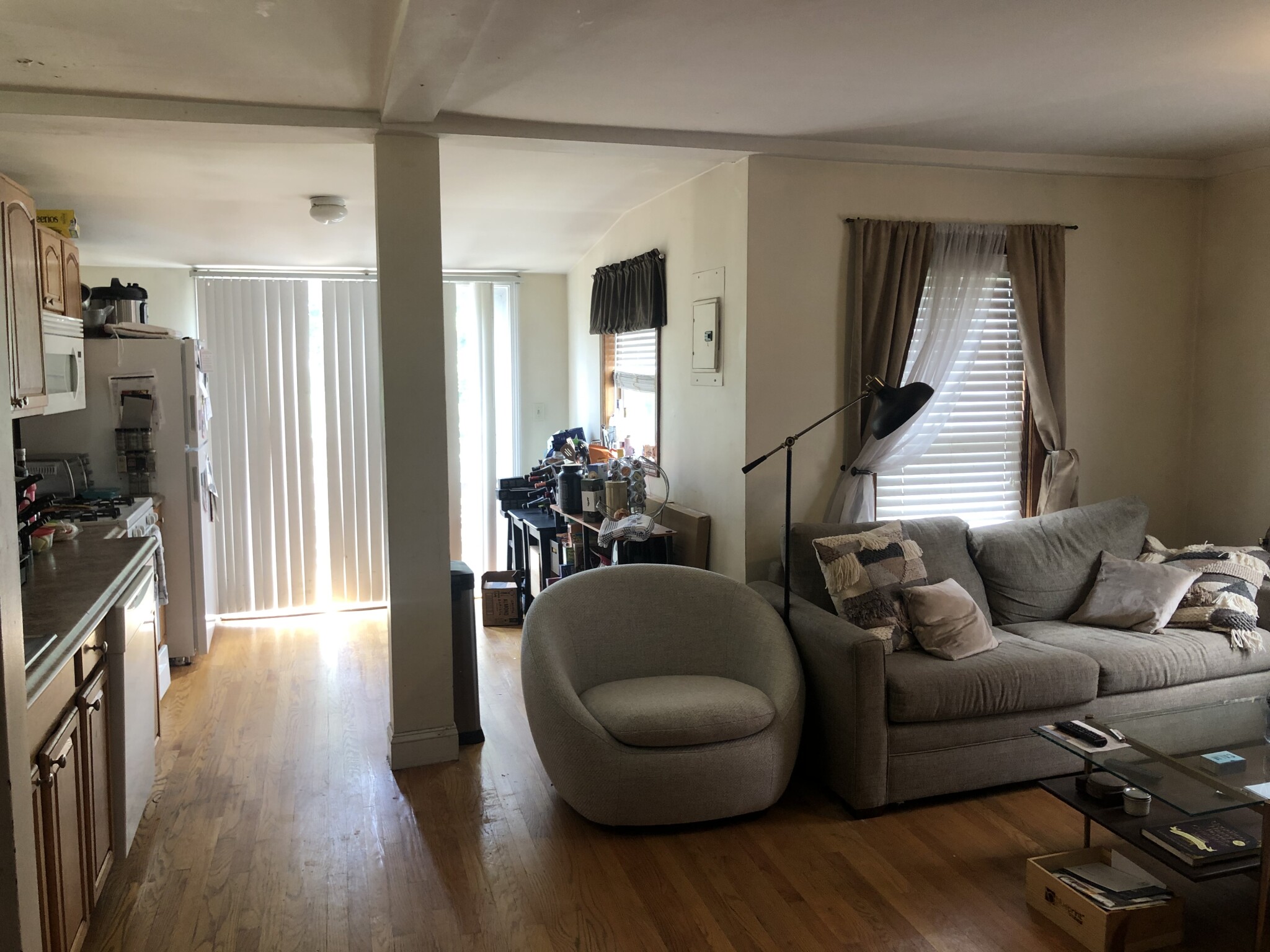 3.5 bed, 1 bath apartment for rent at 12 Abbey Rd Unit 2, Lower Allston — photo 9 of 15