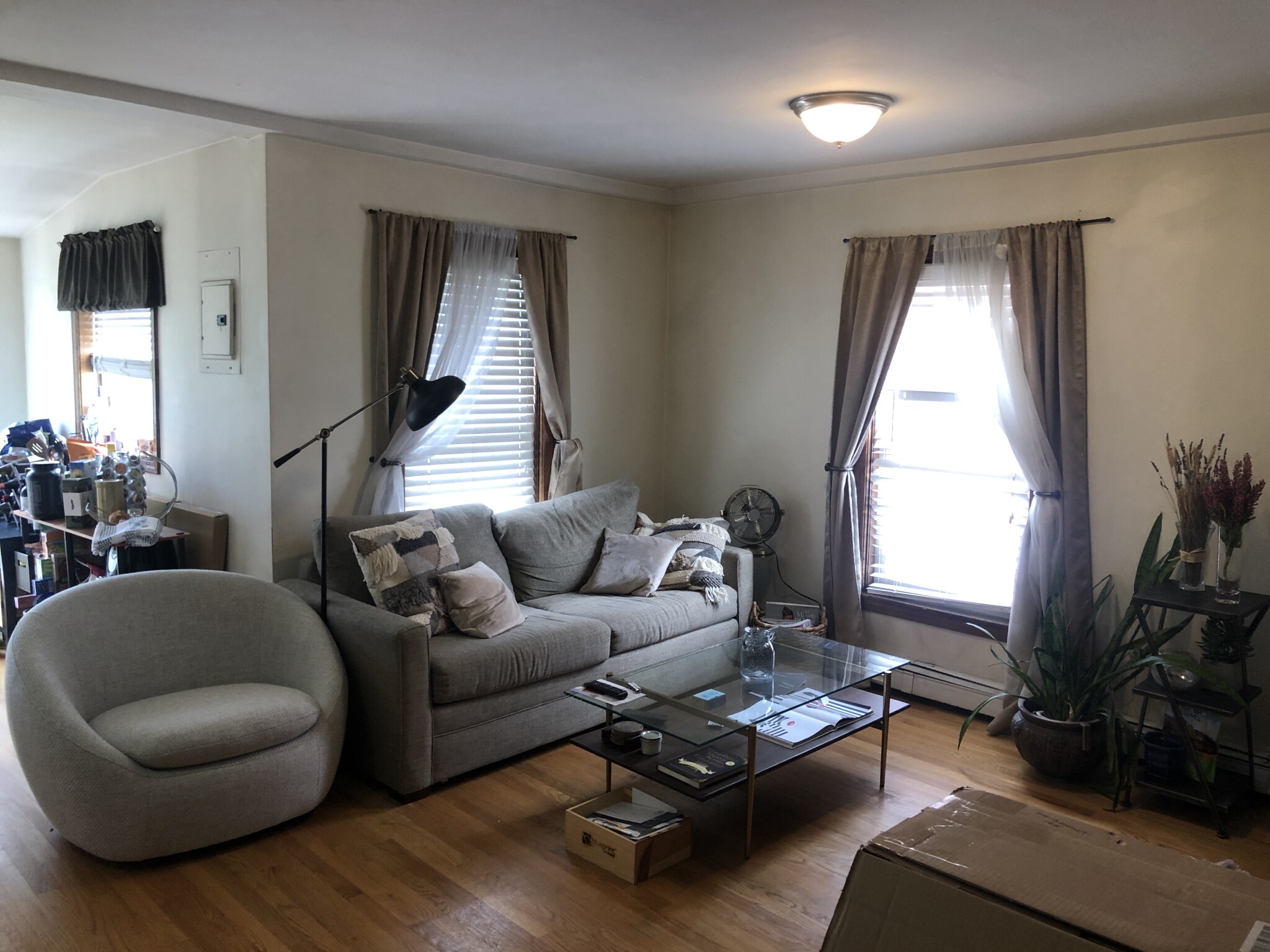 3.5 bed, 1 bath apartment for rent at 12 Abbey Rd Unit 2, Lower Allston — photo 4 of 15