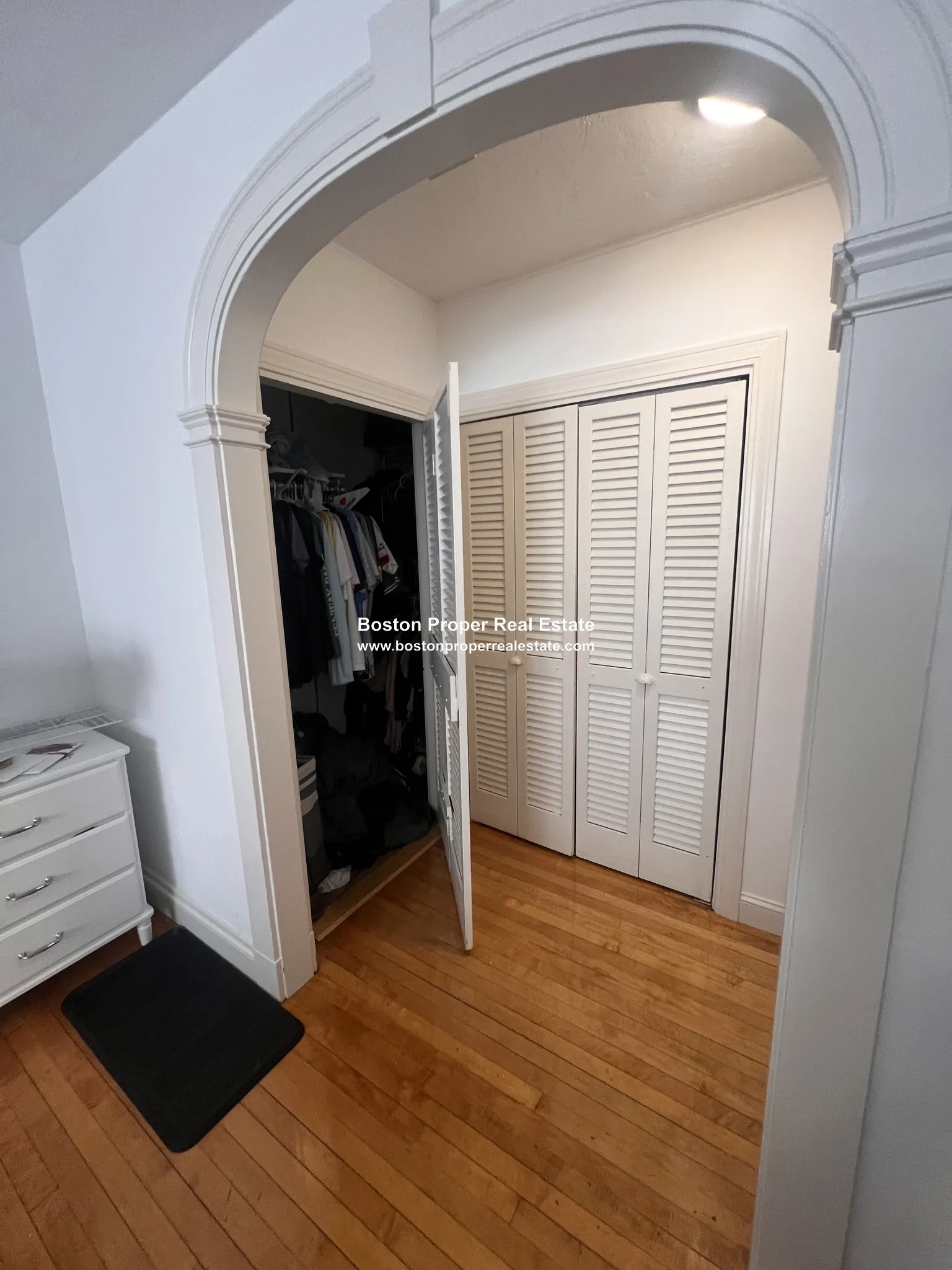 4 bed, 2 bath apartment for rent at 12 Aberdeen St Unit 1, Fenway — photo 4 of 16