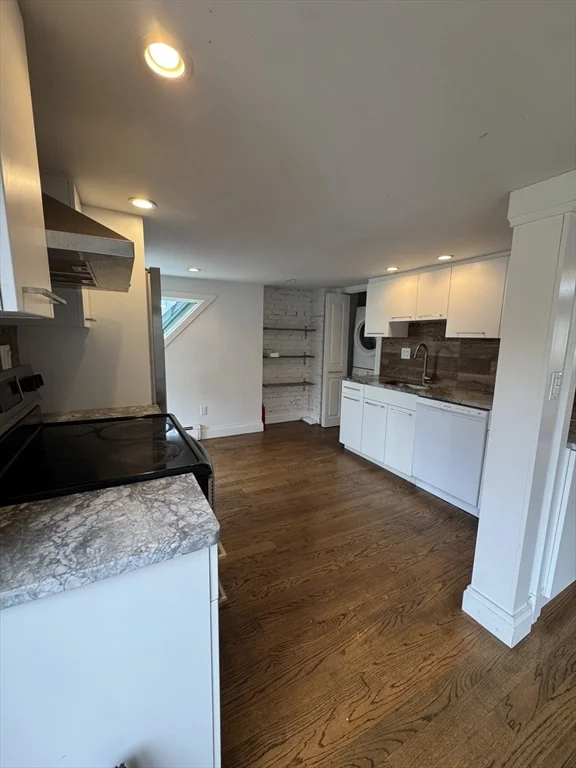 2 bed, 1 bath apartment for rent at 12 Aberdeen St Unit 3, Fenway — photo 3 of 8