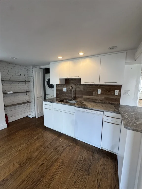 2 bed, 1 bath apartment for rent at 12 Aberdeen St Unit 3, Fenway — photo 5 of 8