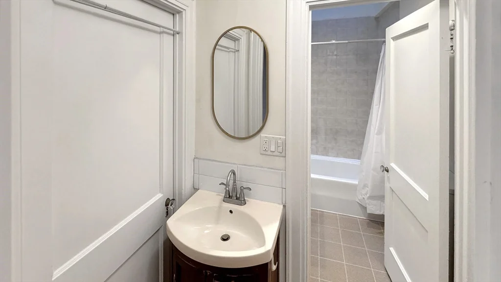 2 bed, 1 bath apartment for rent at 12 Aberdeen Unit 2, Fenway — photo 5 of 11