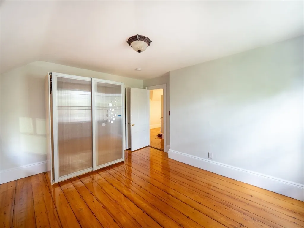 5 bed, 2.5 bath apartment for rent at 12 Adella Pl Unit 1, Allston — photo 14 of 37