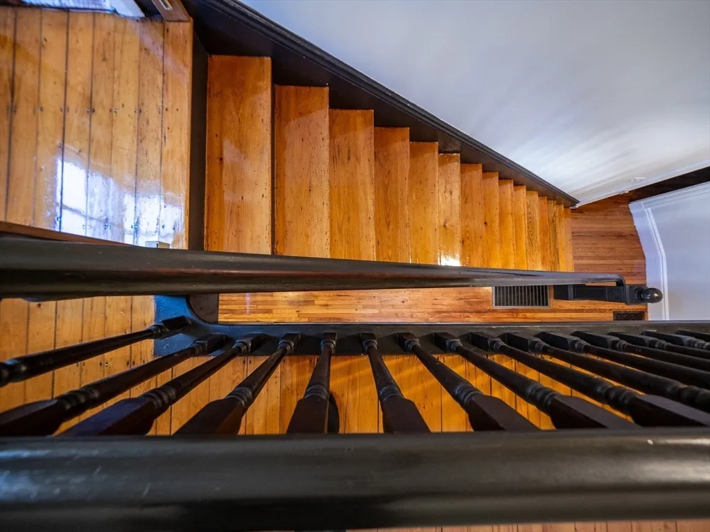 5 bed, 2.5 bath apartment for rent at 12 Adella Pl Unit 1, Allston — photo 12 of 37