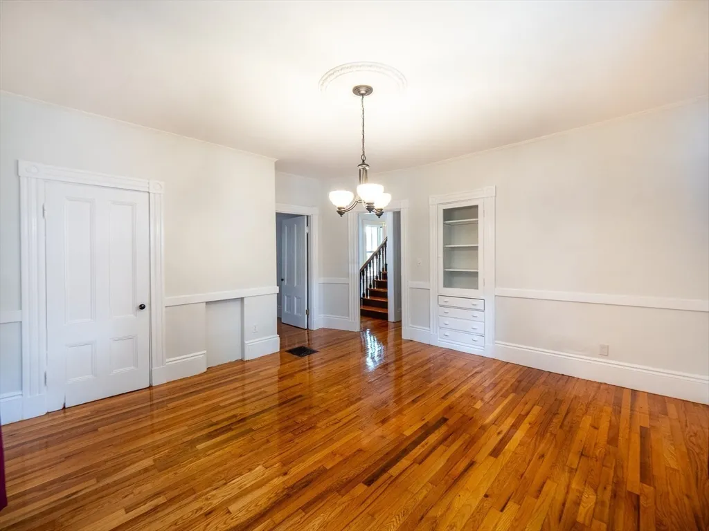 5 bed, 2.5 bath apartment for rent at 12 Adella Pl Unit 1, Allston — photo 10 of 37