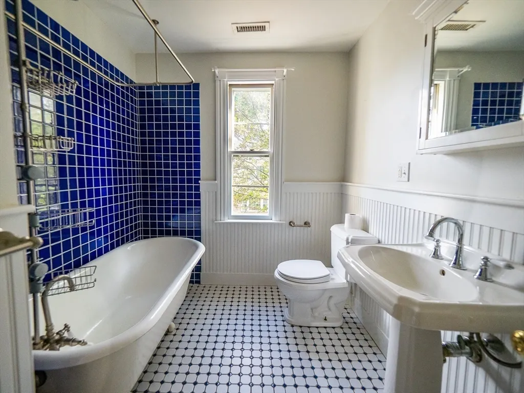 5 bed, 2.5 bath apartment for rent at 12 Adella Pl Unit 1, Allston — photo 19 of 37