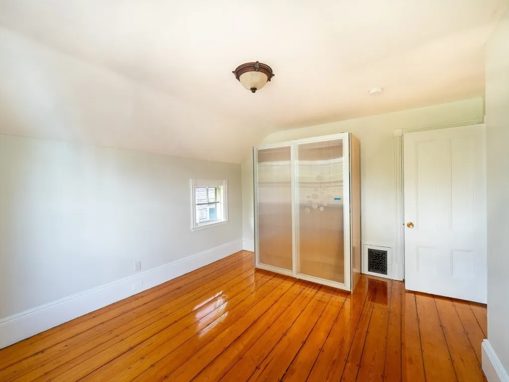5 bed, 2.5 bath apartment for rent at 12 Adella Pl Unit 1, Allston — photo 15 of 37