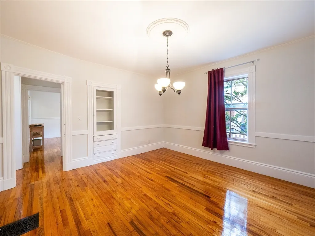 5 bed, 2.5 bath apartment for rent at 12 Adella Pl Unit 1, Allston — photo 7 of 37