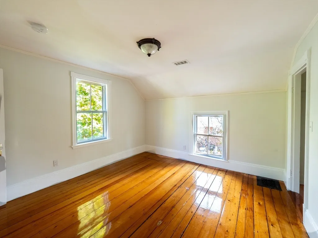 5 bed, 2.5 bath apartment for rent at 12 Adella Pl Unit 1, Allston — photo 25 of 37