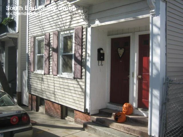 3 bed, 1 bath apartment for rent at 12 Albion Pl Unit 2, Medford Street / The Neck — photo 21 of 21
