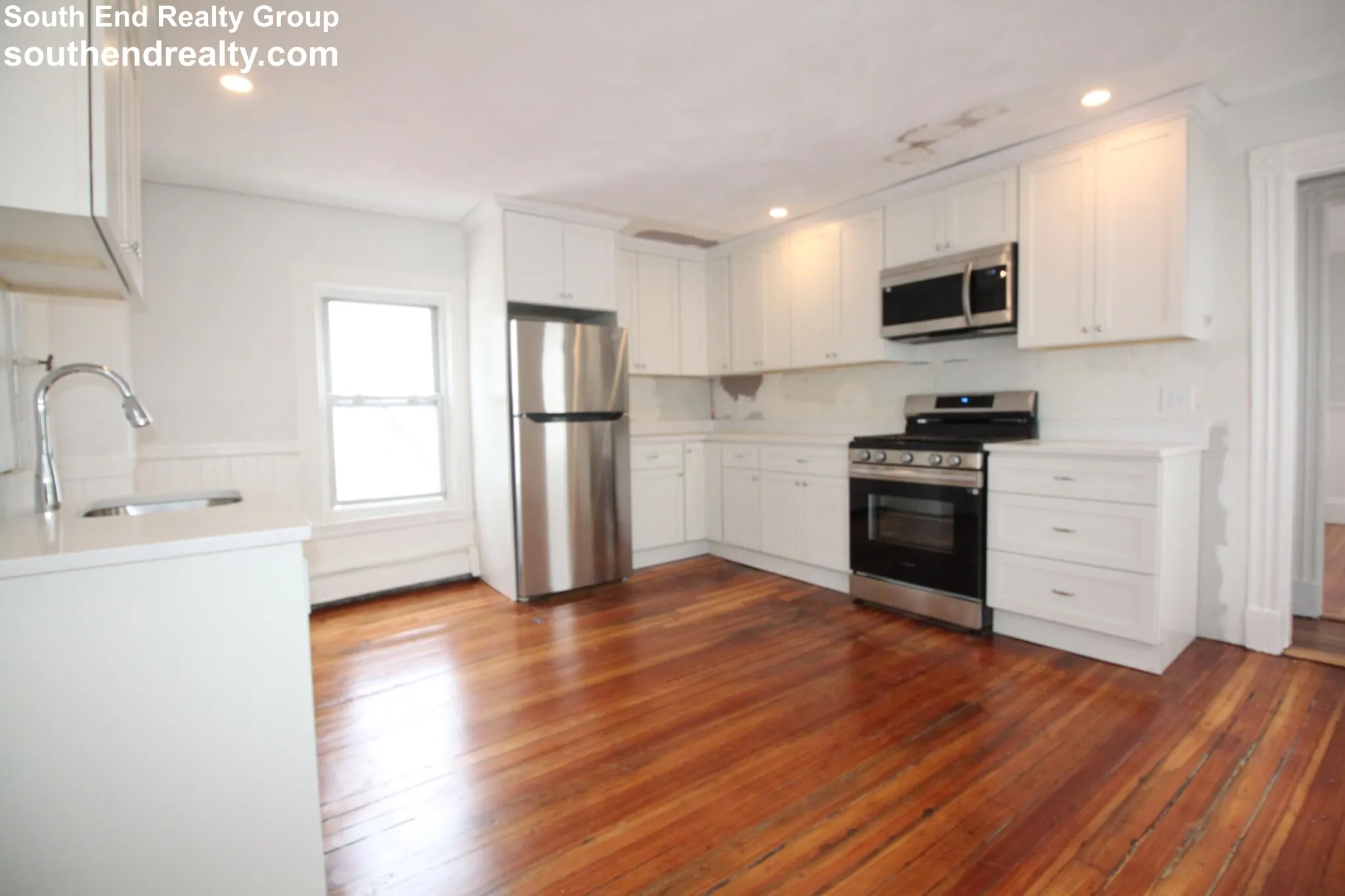3 bed, 1 bath apartment for rent at 12 Albion Pl Unit 2, Medford Street / The Neck — photo 16 of 21
