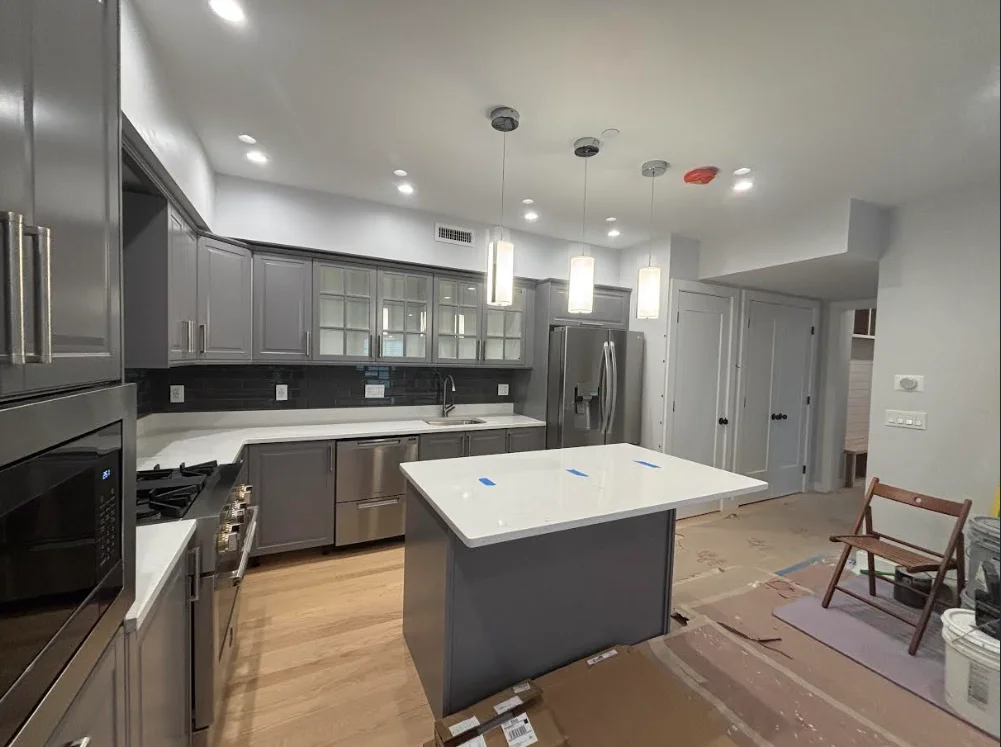 3 bed, 2 bath apartment for rent at 12 Aldersey St Unit 2L, Prospect Hill — photo 2 of 33