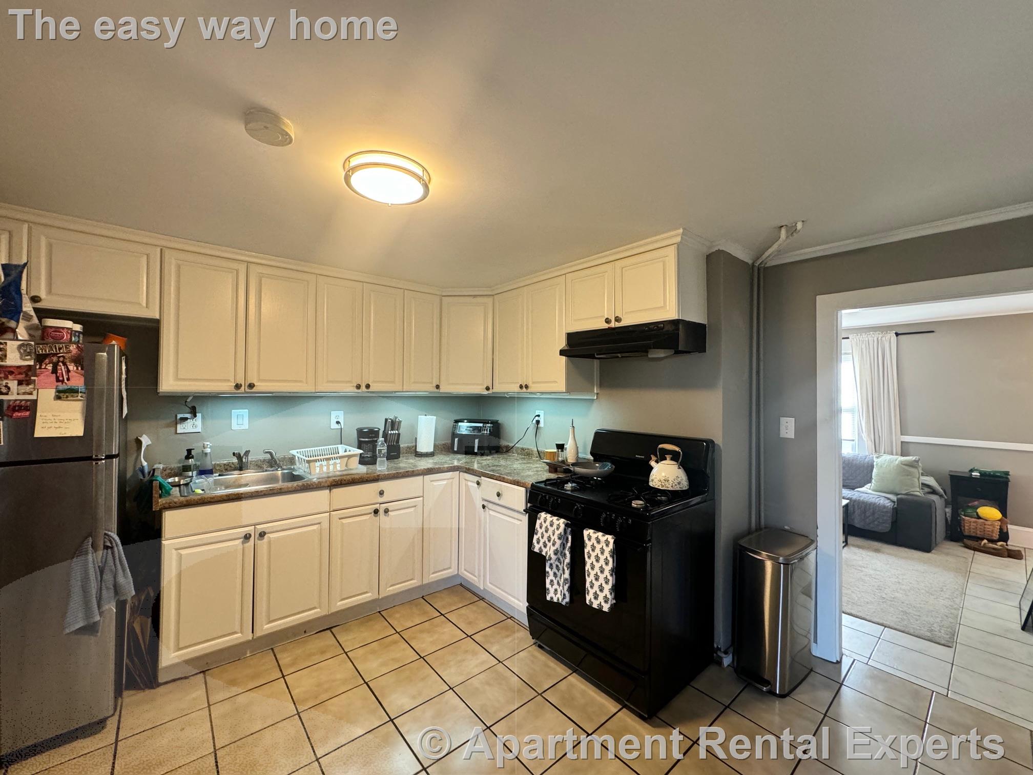 2 bed, 1 bath apartment for rent at 12 Allen St, Union Square — photo 1 of 10