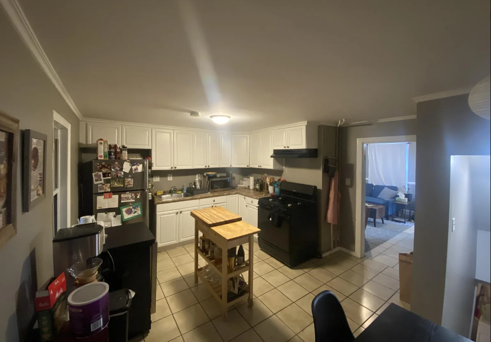 2 bed, 1 bath apartment for rent at 12 Allen St Unit 1, Ward Two — photo 4 of 10