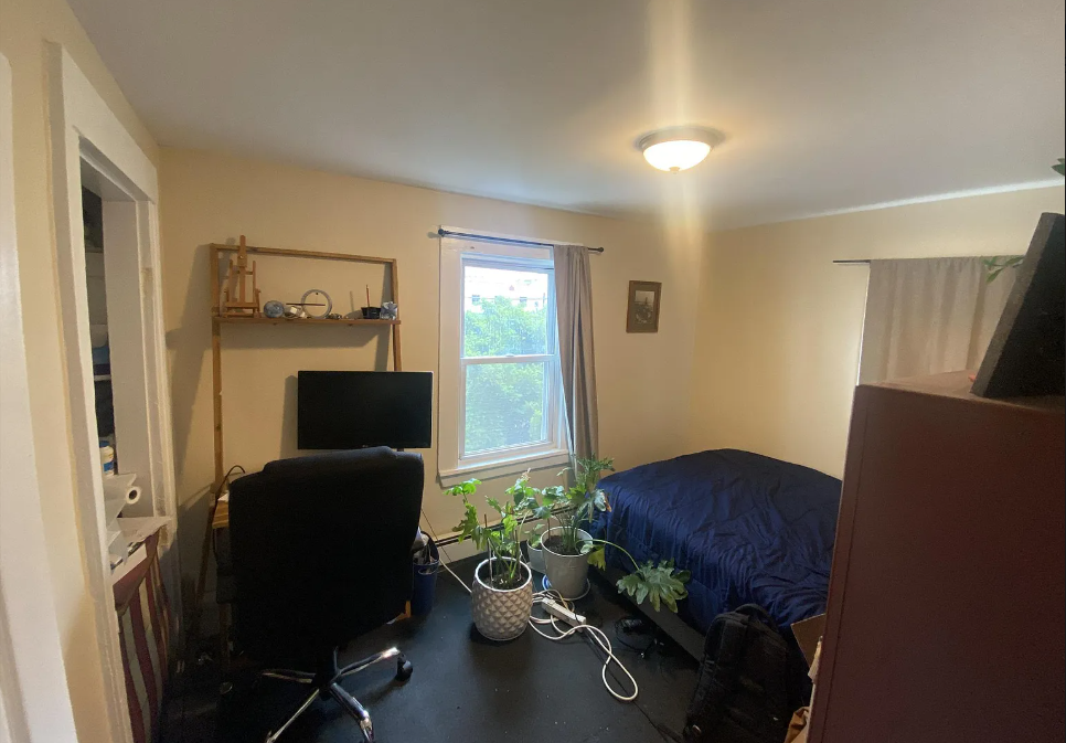2 bed, 1 bath apartment for rent at 12 Allen St Unit 1, Ward Two — photo 8 of 10