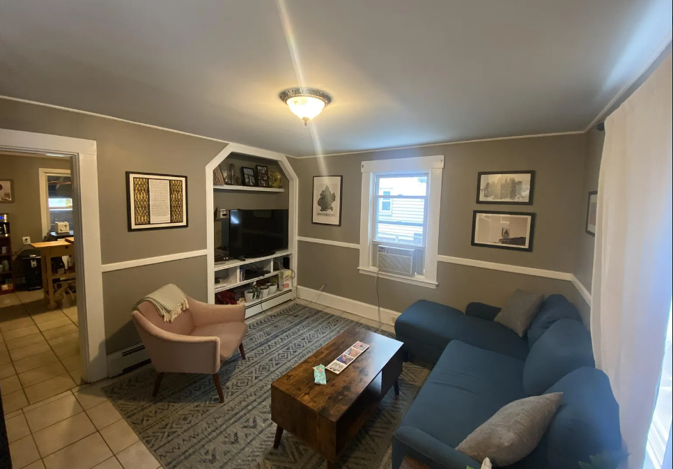 2 bed, 1 bath apartment for rent at 12 Allen St Unit 1, Ward Two — photo 2 of 10
