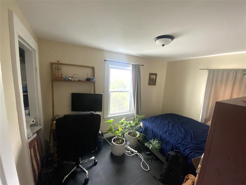 2 bed, 1.5 bath apartment for rent at 12 Allen St Unit 2, Ward Two — photo 6 of 9
