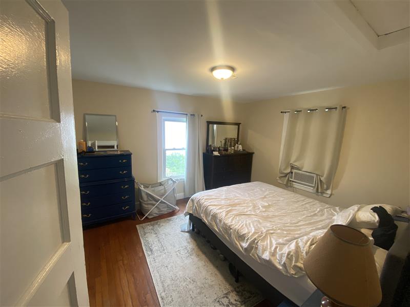 2 bed, 1.5 bath apartment for rent at 12 Allen St Unit 2, Ward Two — photo 5 of 9