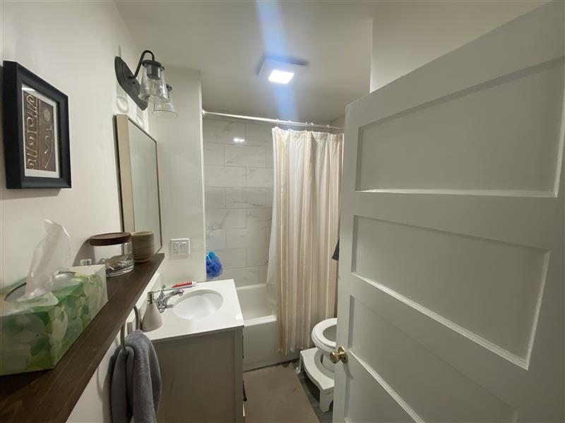 2 bed, 1.5 bath apartment for rent at 12 Allen St Unit 2, Ward Two — photo 8 of 9