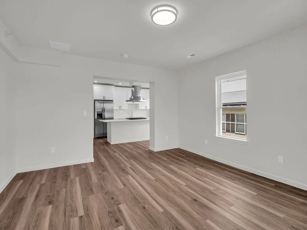 5 bed, 2 bath apartment for rent at 12 Alpine St Unit 1, Worcester — photo 11 of 33