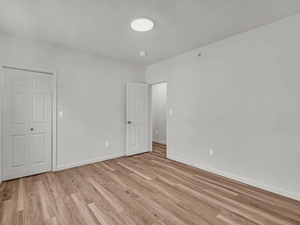 5 bed, 2 bath apartment for rent at 12 Alpine St Unit 1, Worcester — photo 14 of 33