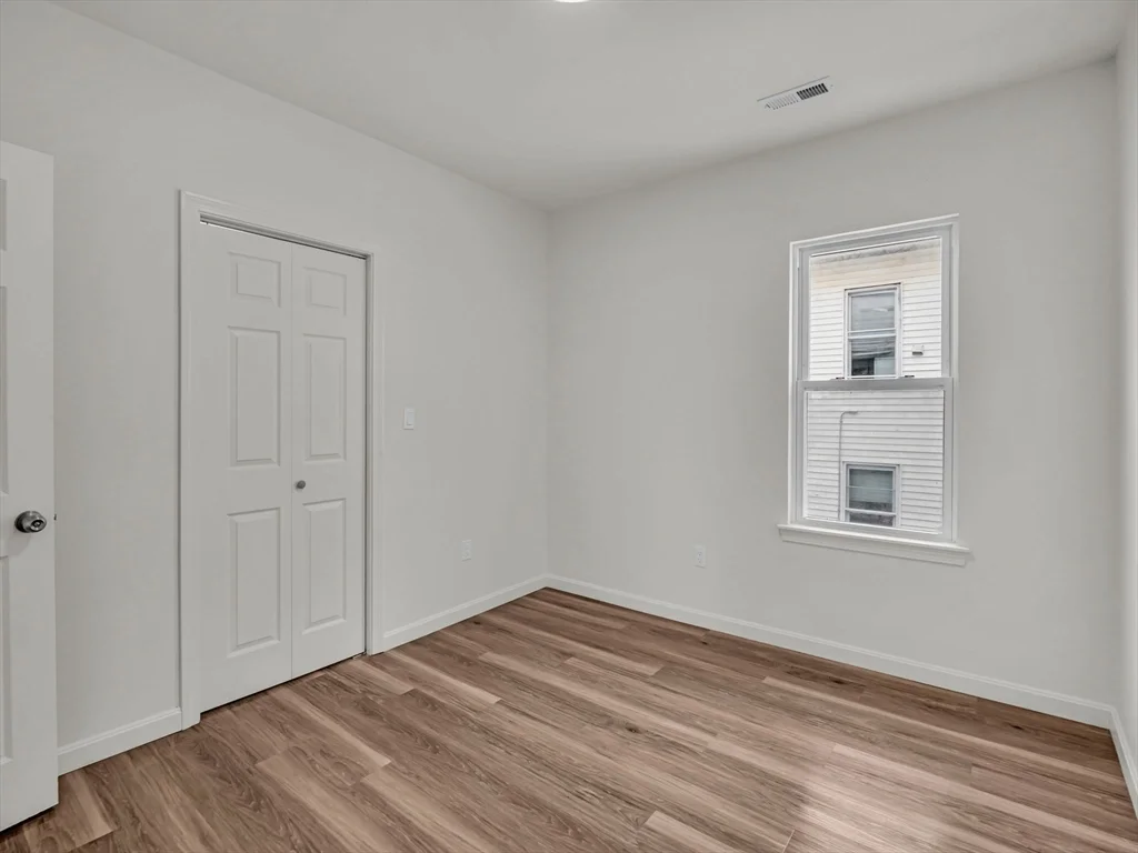 5 bed, 2 bath apartment for rent at 12 Alpine St Unit 1, Worcester — photo 17 of 33