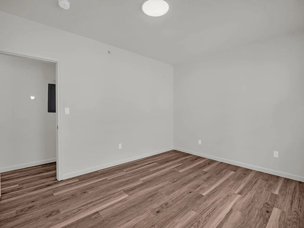 5 bed, 2 bath apartment for rent at 12 Alpine St Unit 1, Worcester — photo 16 of 33