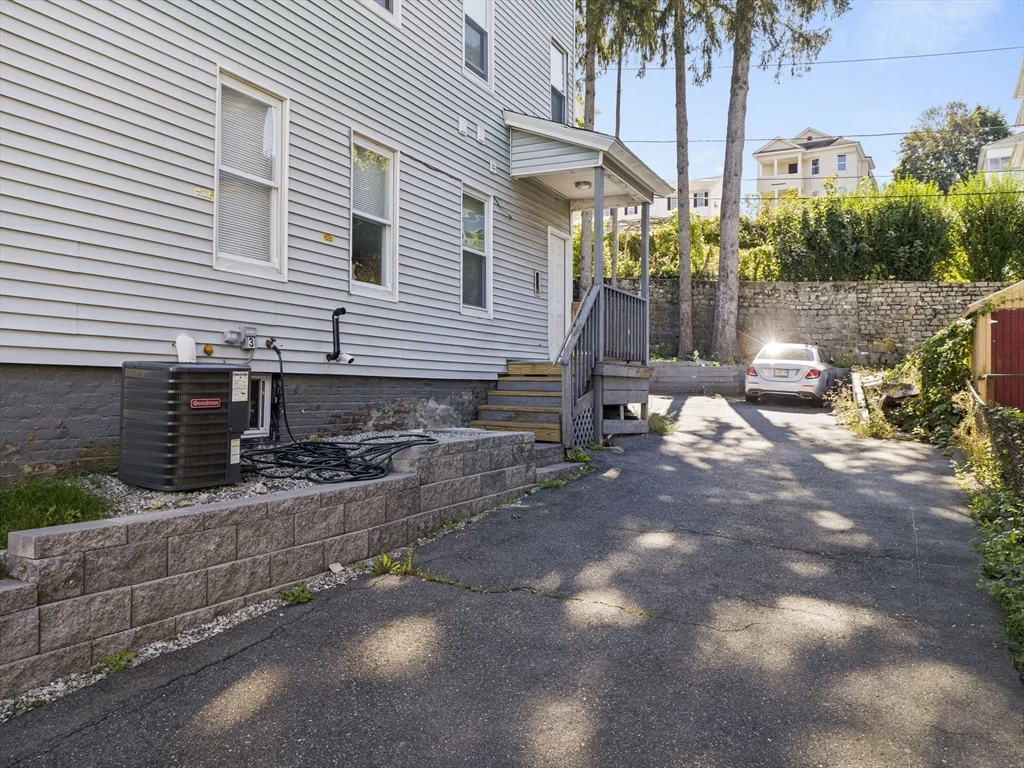 4 bed, 2 bath apartment for rent at 12 Alpine St Unit 2, Worcester — photo 35 of 41