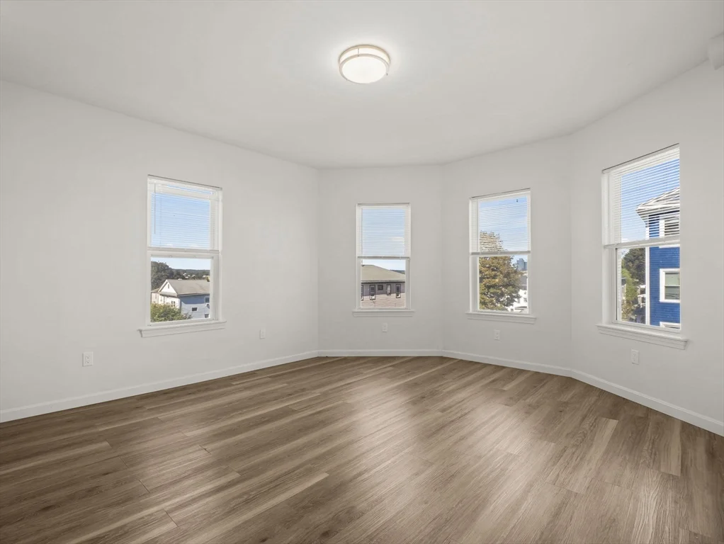 4 bed, 2 bath apartment for rent at 12 Alpine St Unit 2, Worcester — photo 4 of 41