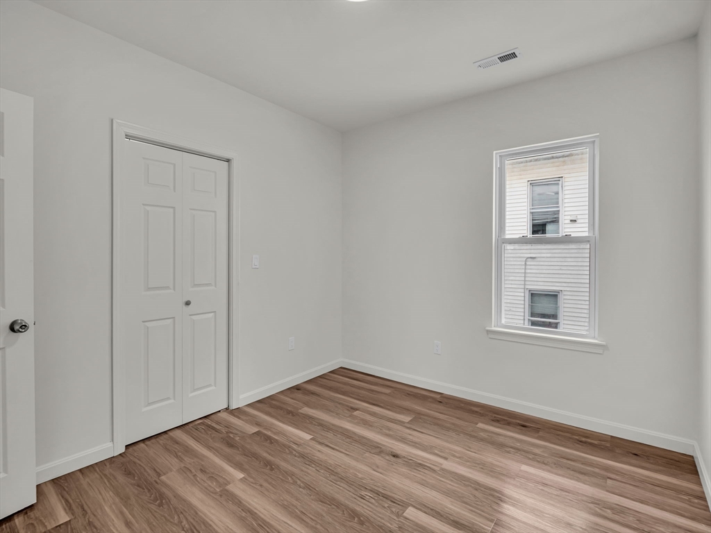 4 bed, 2 bath apartment for rent at 12 Alpine St Unit 2, Worcester — photo 17 of 33