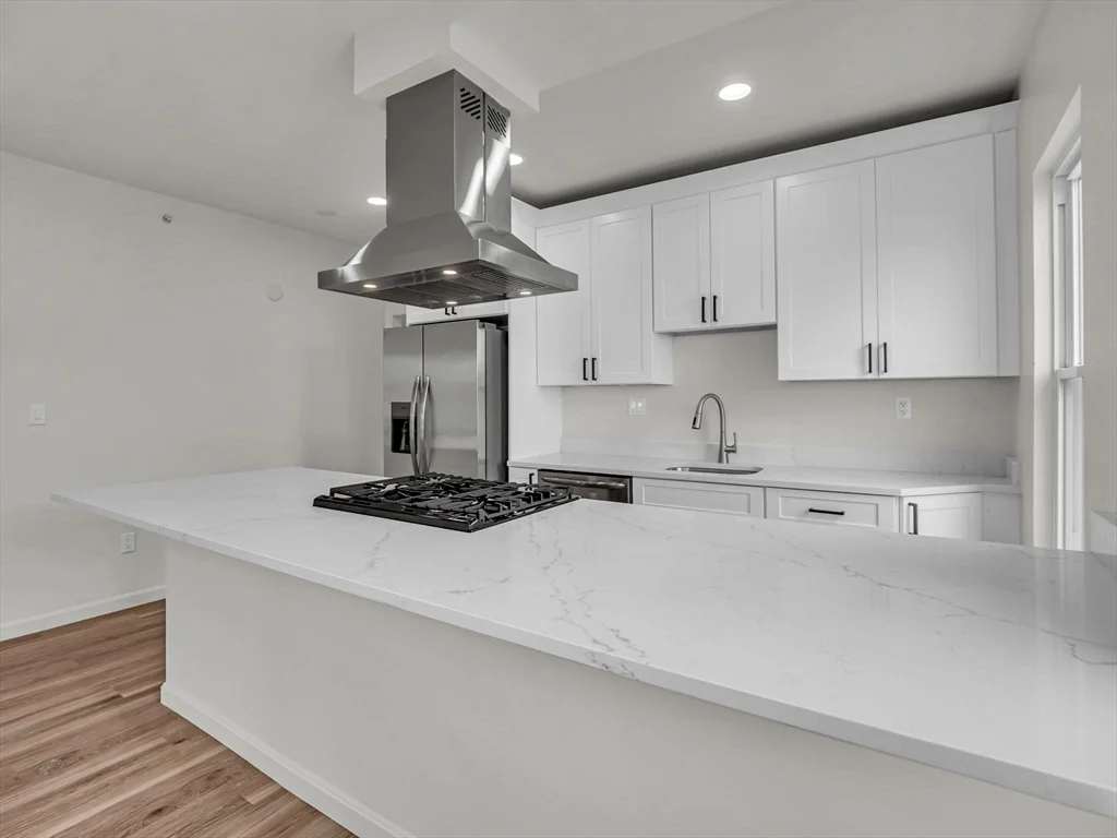 4 bed, 2 bath apartment for rent at 12 Alpine St Unit 3, Worcester — photo 4 of 35