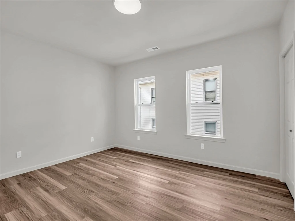 4 bed, 2 bath apartment for rent at 12 Alpine St Unit 3, Worcester — photo 17 of 35