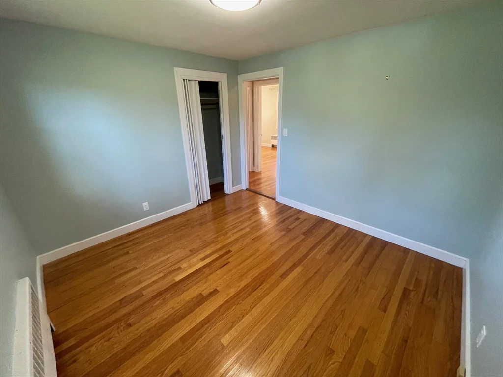 3 bed, 1 bath apartment for rent at 12 Anna Rd, Woburn — photo 11 of 23
