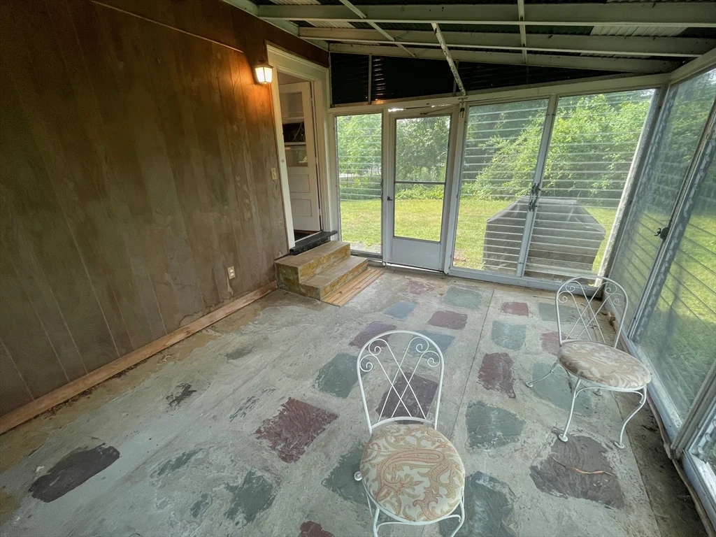 3 bed, 1 bath apartment for rent at 12 Anna Rd, Woburn — photo 20 of 23
