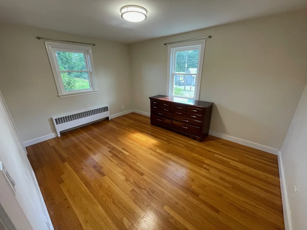 3 bed, 1 bath apartment for rent at 12 Anna Rd, Woburn — photo 14 of 23