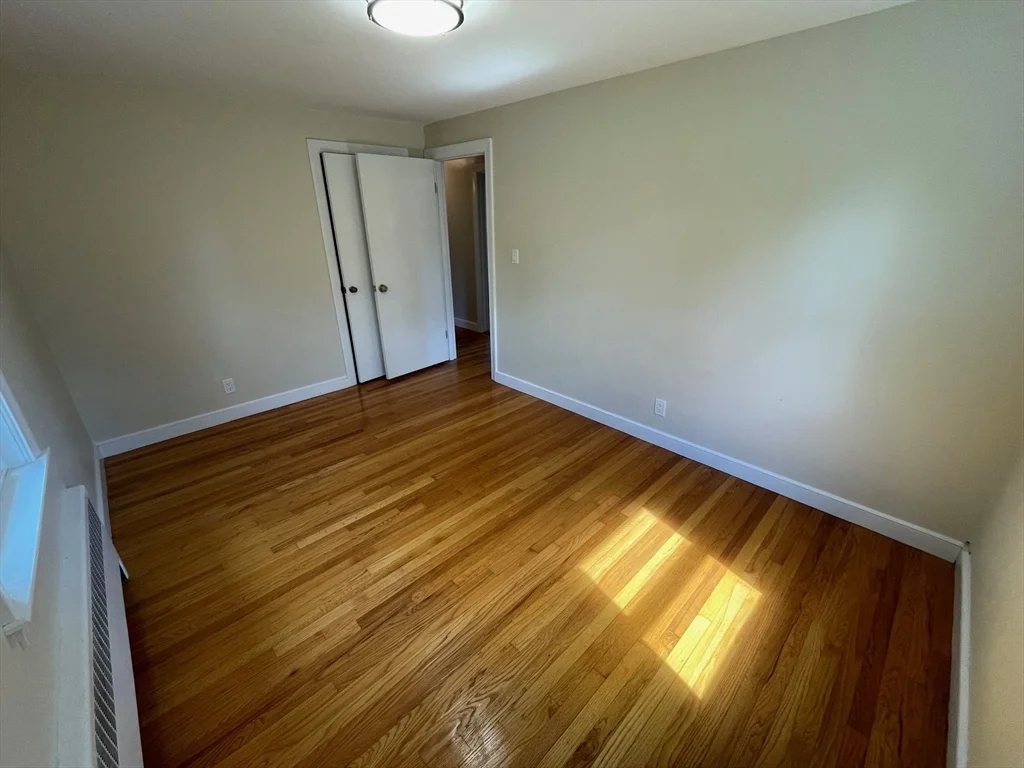 3 bed, 1 bath apartment for rent at 12 Anna Rd, Woburn — photo 13 of 23