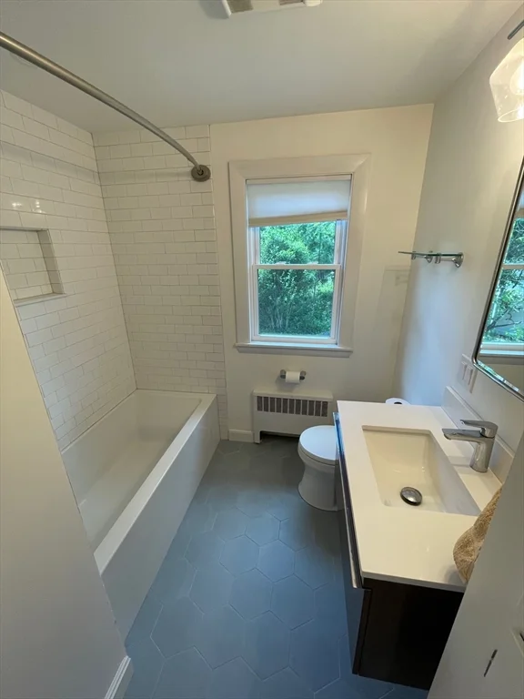 3 bed, 1 bath apartment for rent at 12 Anna Rd, Woburn — photo 9 of 23