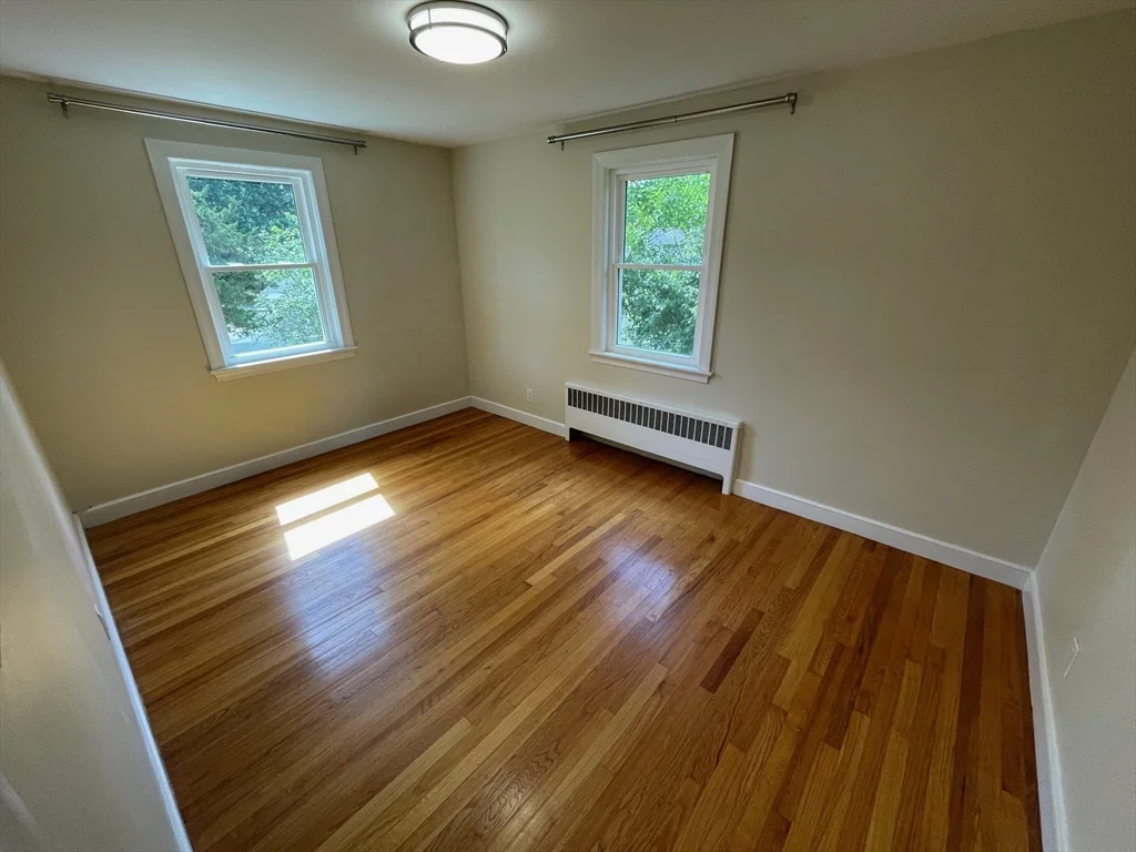 3 bed, 1 bath apartment for rent at 12 Anna Rd, Woburn — photo 12 of 23