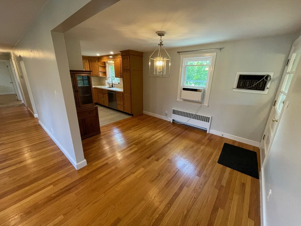 3 bed, 1 bath apartment for rent at 12 Anna Rd, Woburn — photo 5 of 23