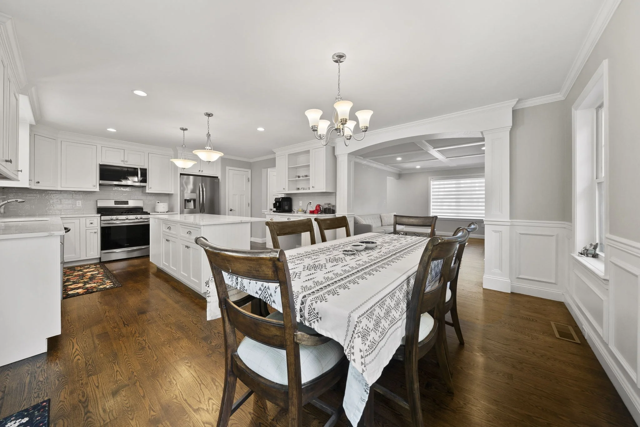 3 bed, 3 bath apartment for rent at 12 Arcadia Ave, Waltham — photo 8 of 34