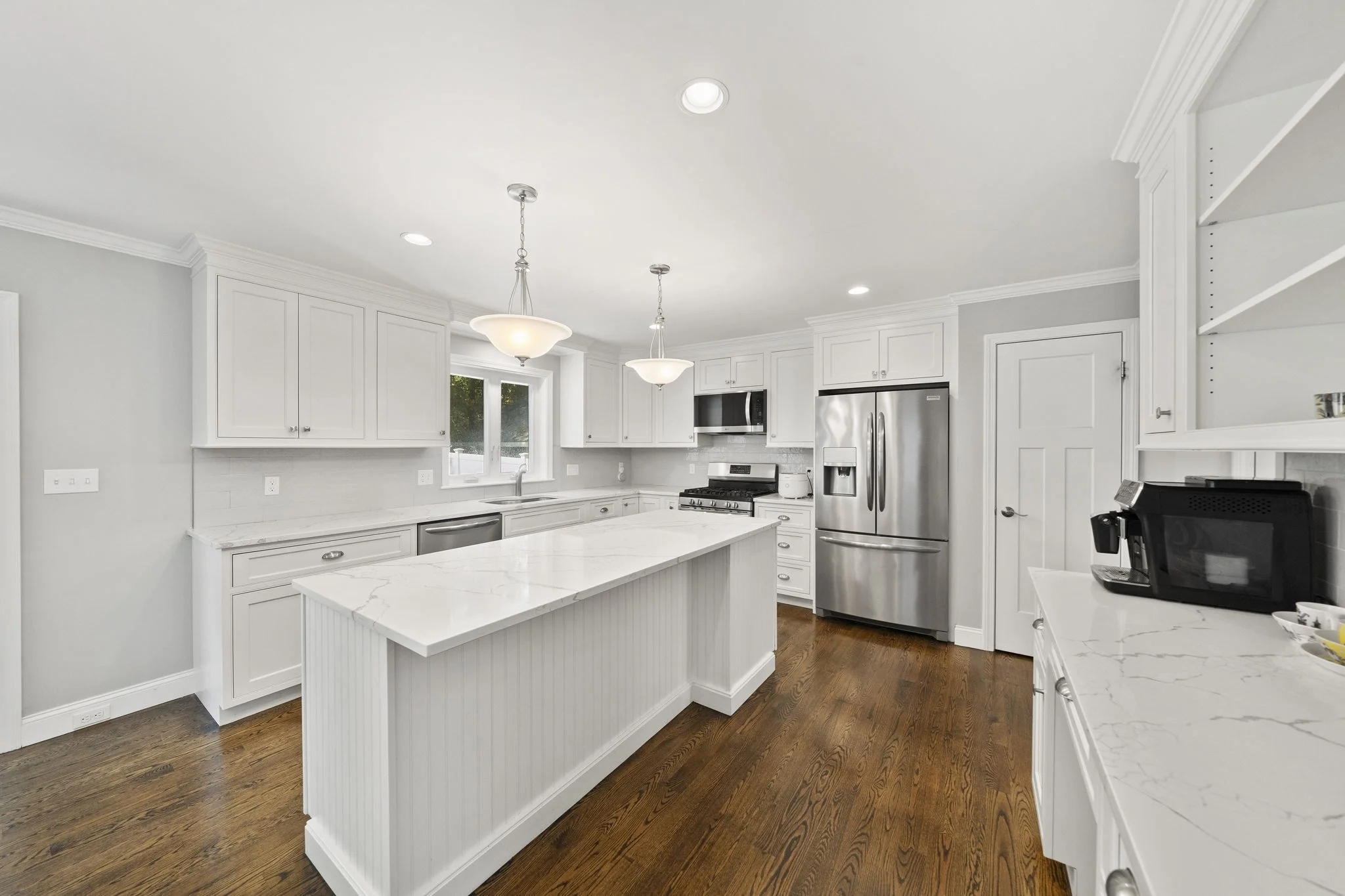 3 bed, 3 bath apartment for rent at 12 Arcadia Ave, Waltham — photo 6 of 34