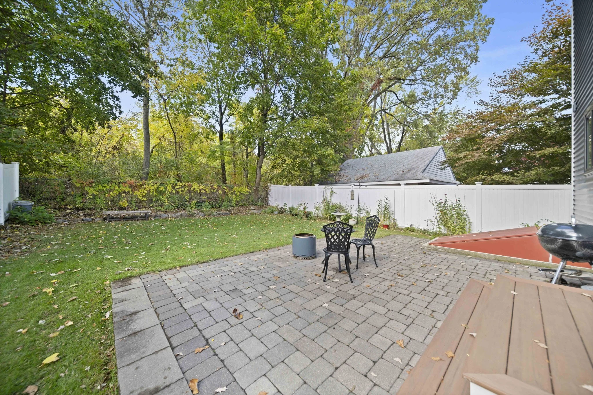 3 bed, 3 bath apartment for rent at 12 Arcadia Ave, Waltham — photo 27 of 34
