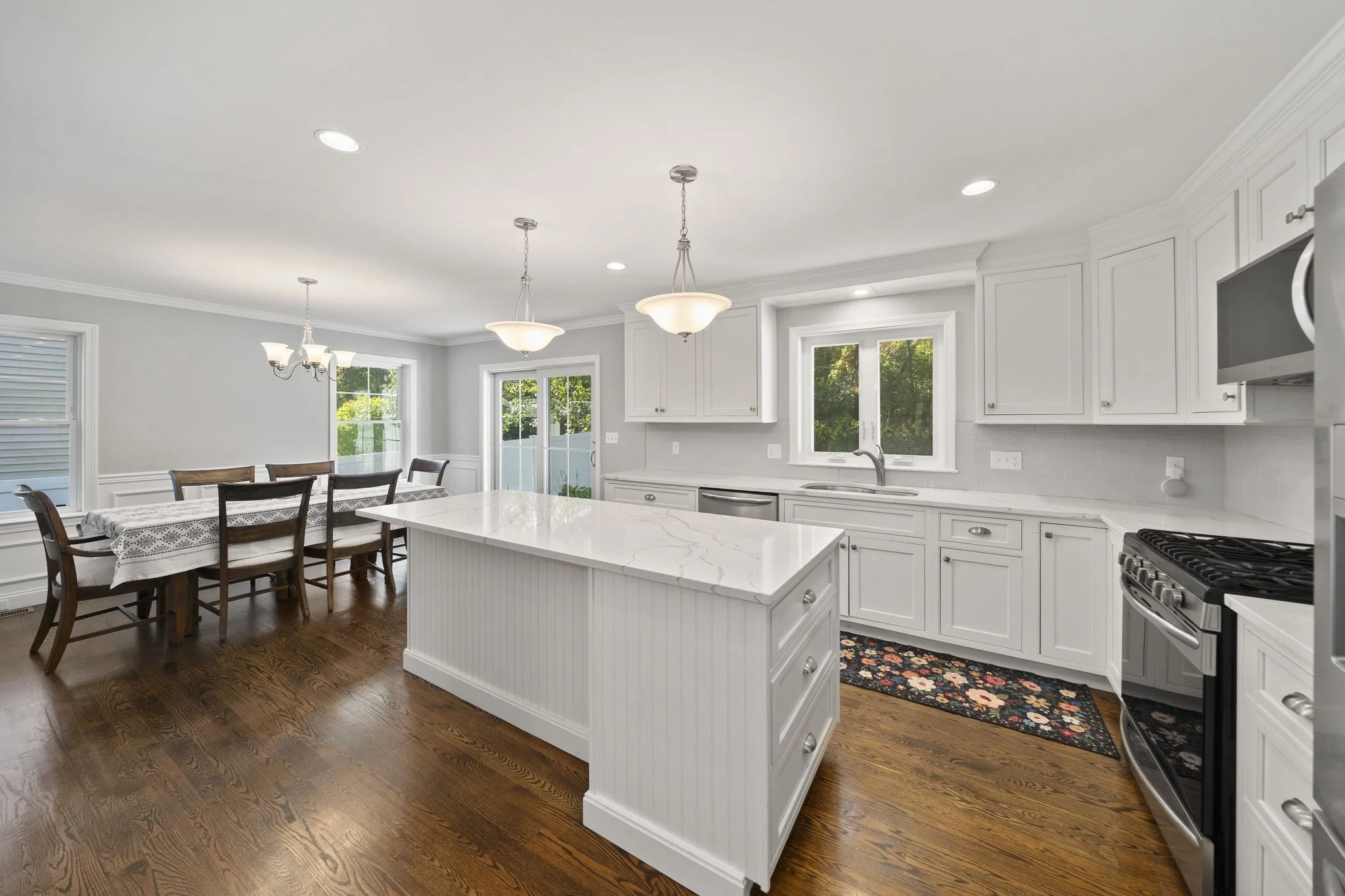 3 bed, 3 bath apartment for rent at 12 Arcadia Ave, Waltham — photo 3 of 34