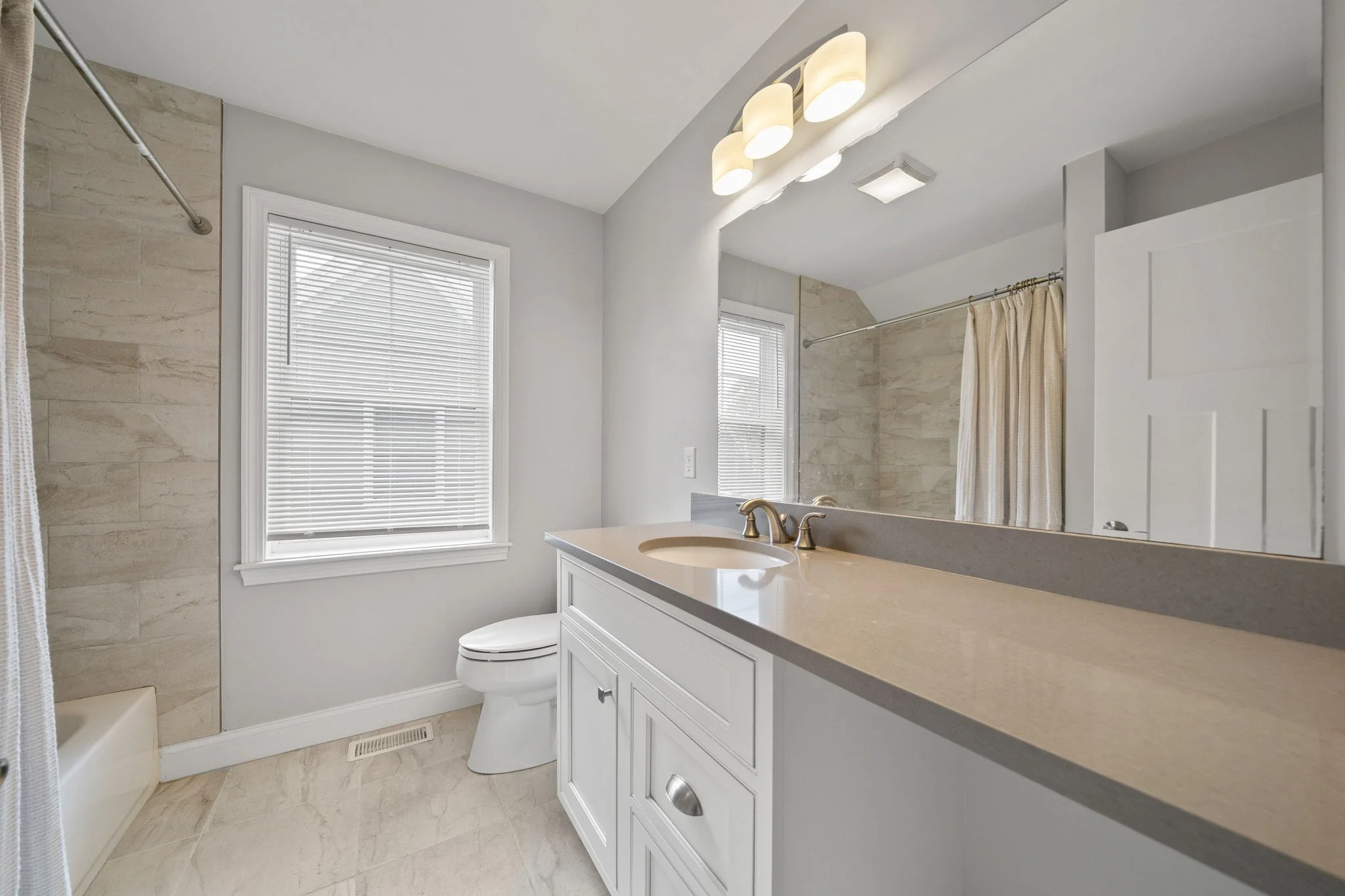 3 bed, 3 bath apartment for rent at 12 Arcadia Ave, Waltham — photo 26 of 34