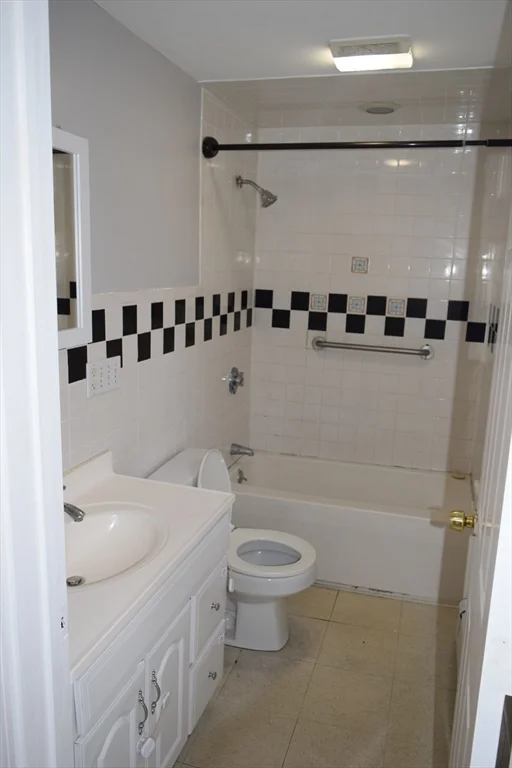 2 bed, 1 bath apartment for rent at 12 Arthur Ave Unit 1, Quincy — photo 27 of 28