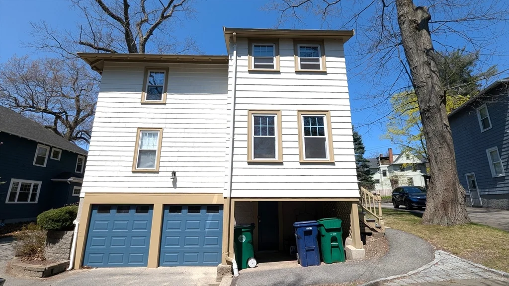 2 bed, 1 bath apartment for rent at 12 Athelstane Rd Unit 1, Newton Center — photo 10 of 11