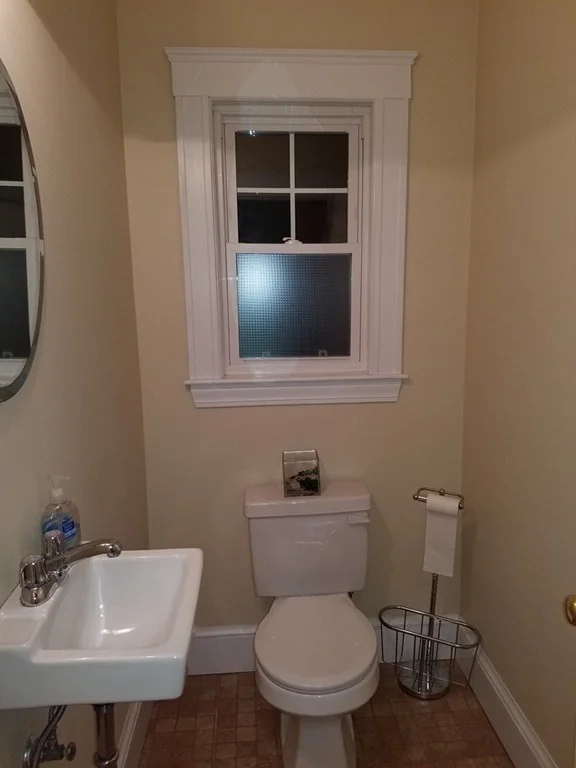 2 bed, 1 bath apartment for rent at 12 Athelstane Rd Unit 2, Newton Center — photo 10 of 13