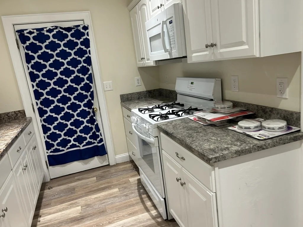 2 bed, 1 bath apartment for rent at 12 Auburn St Unit 1, Malden — photo 2 of 9
