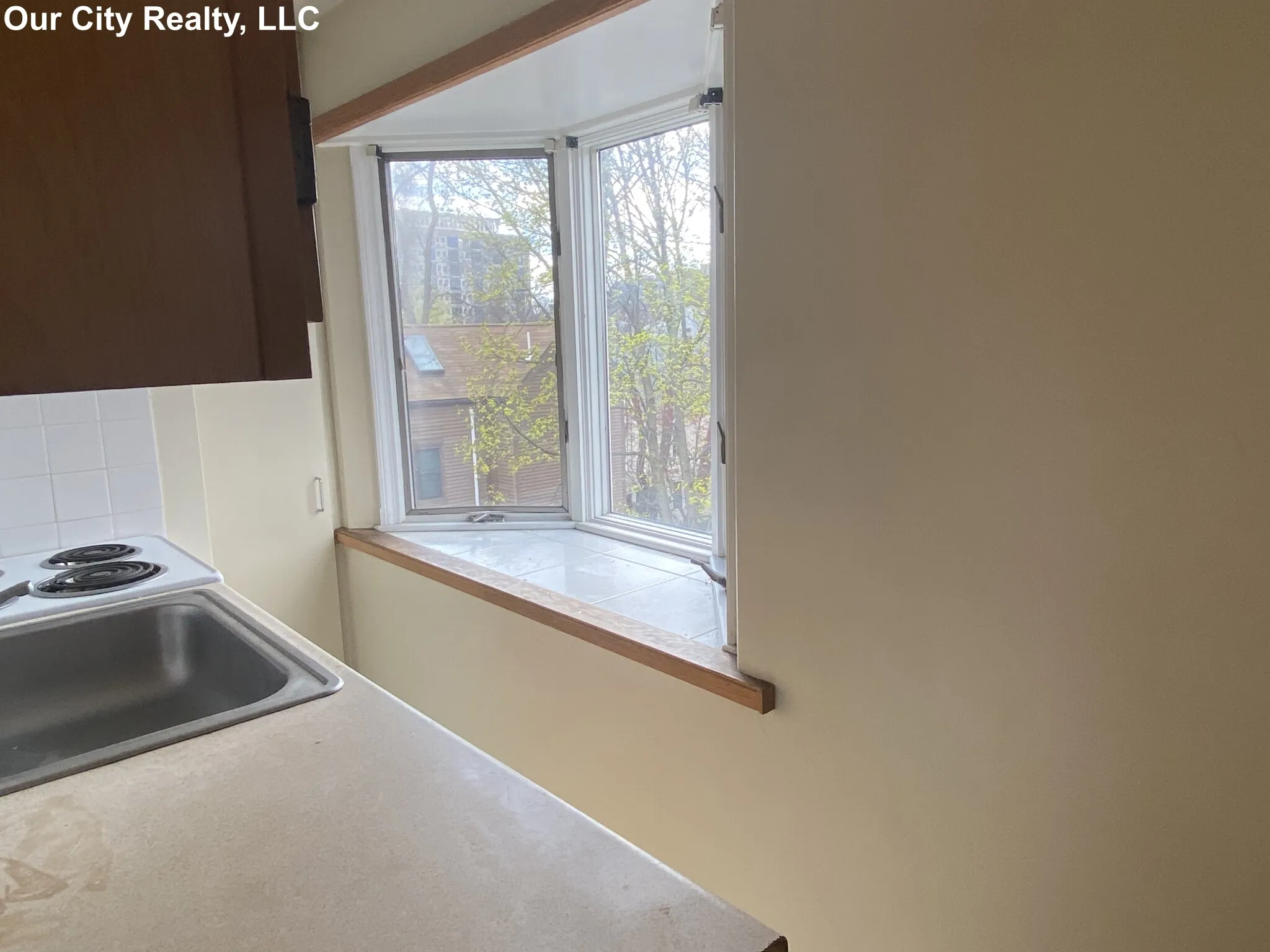 Studio bed, 1 bath apartment for rent at 12 Auburn St Unit 10, Cambridgeport — photo 5 of 8